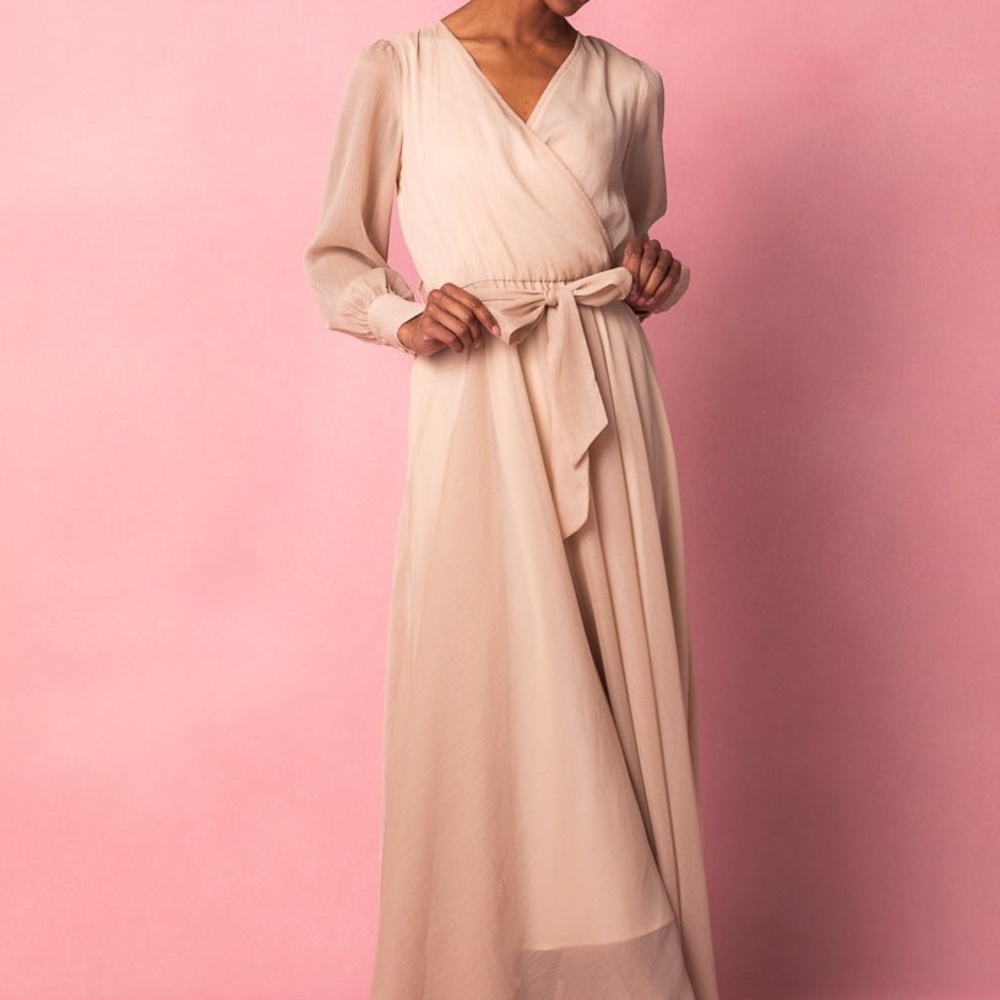 Ivy City Co Long Sleeve Andie Dress in Champagne